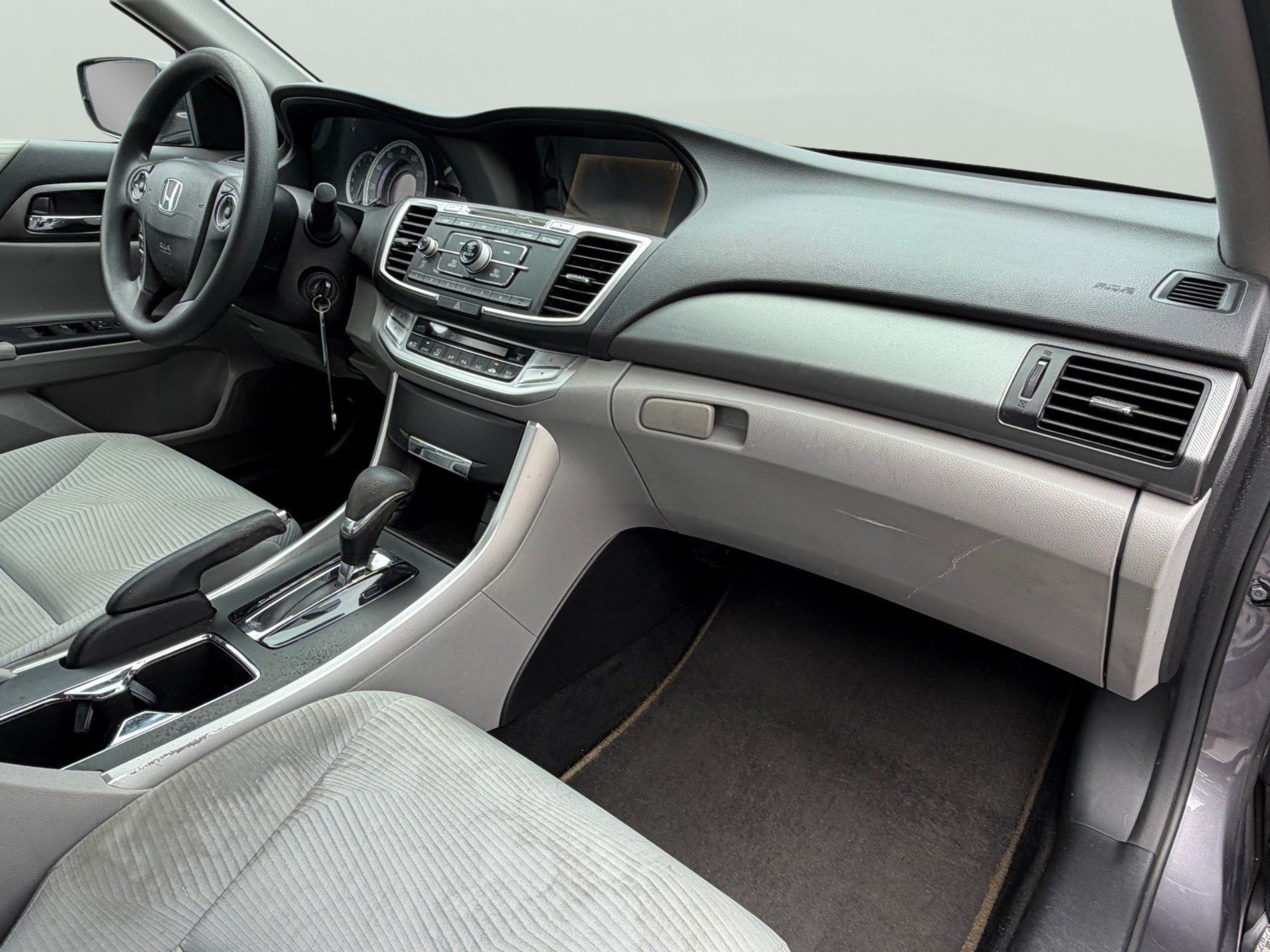 Used 2015 Honda Accord LX image 19