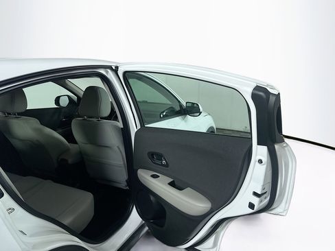 Used 2019 Honda HR-V LX image 27