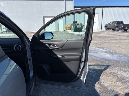 Used 2025 Chevrolet Equinox LT image 17