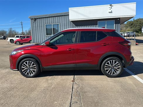 Used 2023 Nissan Kicks SV image 5