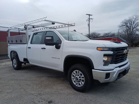 Used 2025 Chevrolet Silverado 2500 W/T w/ WT/CX Safety Package image 2