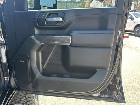 Used 2021 Chevrolet Silverado 2500 LTZ w/ Z71 Chrome Sport Edition AWD/4WD image 17