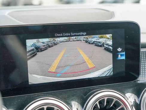 Used 2022 Mercedes-Benz GLB 250 image 22