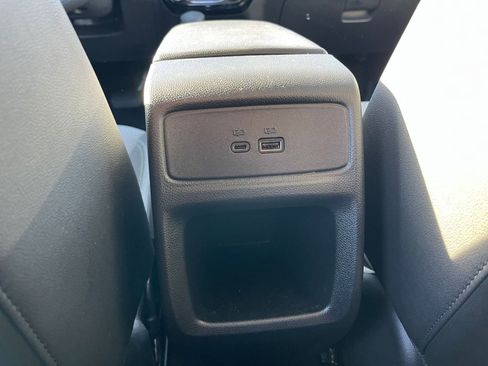 Used 2025 Chevrolet Trax LT image 23