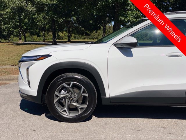 Used 2026 Chevrolet Trax LT w/ Sunroof Package FWD image 10