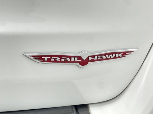 Used 2019 Jeep Grand Cherokee Trailhawk AWD/4WD image 40
