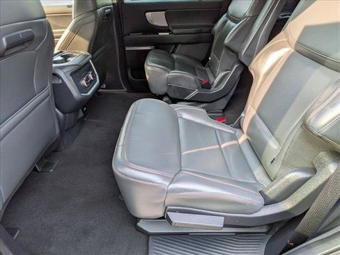 Used 2025 Ford Expedition Active AWD/4WD image 18