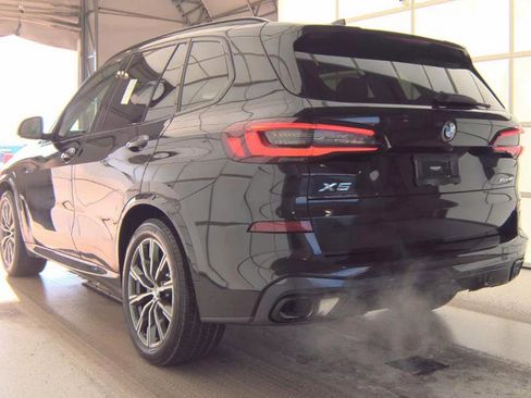 Used 2022 BMW X5 xDrive40i w/ M Sport Package image 3