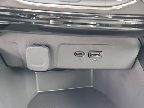 New 2026 Chevrolet Trax LT w/ Midnight Edition FWD image 29