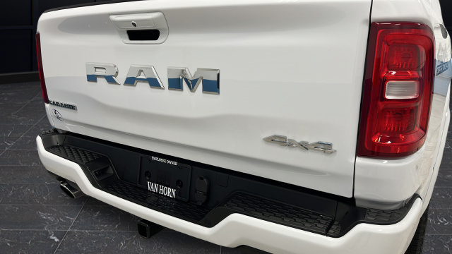 Used 2025 RAM 1500 Laramie w/ Sport Appearance Package AWD/4WD image 39