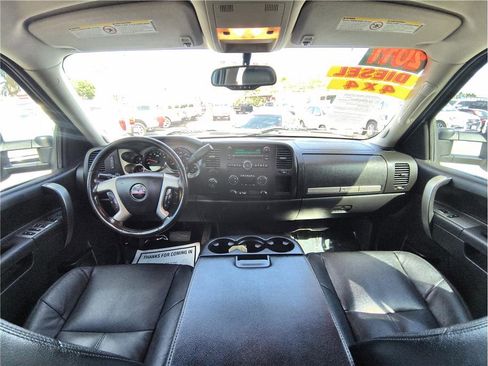 Used 2011 GMC Sierra 2500 SLE w/ SLE Preferred Package image 6