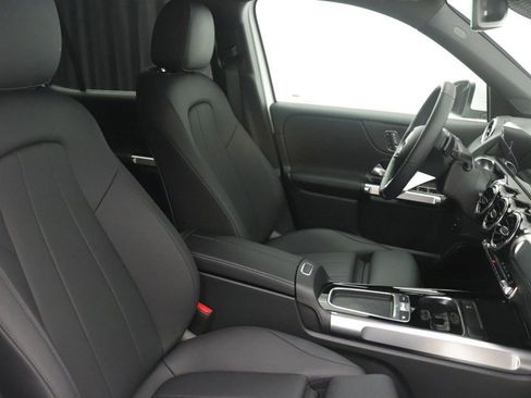 Used 2026 Mercedes-Benz GLB 250 image 30