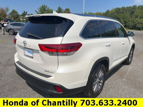 Used 2019 Toyota Highlander XLE AWD/4WD image 7