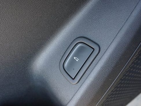 Used 2025 Chevrolet Traverse Z71 w/ LPO, Floor Liner Package image 18