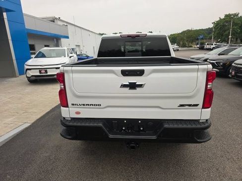 New 2026 Chevrolet Silverado 1500 ZR2 w/ Dark Appearance Package AWD/4WD image 3