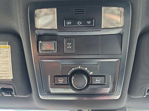 Used 2020 Toyota Tacoma TRD Off-Road AWD/4WD image 29