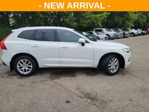 Used 2018 Volvo XC60 T5 Momentum AWD/4WD image 2