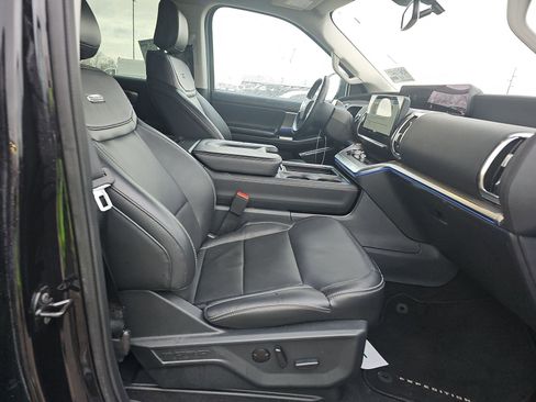 Used 2025 Ford Expedition Max Platinum image 28