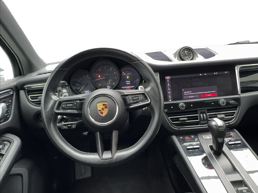 Used 2023 Porsche Macan AWD/4WD image 39