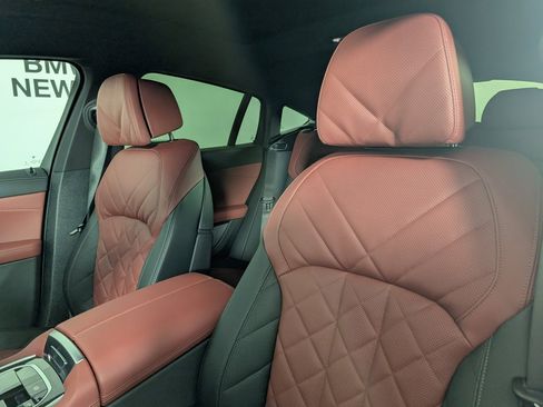 New 2026 BMW X6 xDrive40i w/ Climate Comfort Package image 12