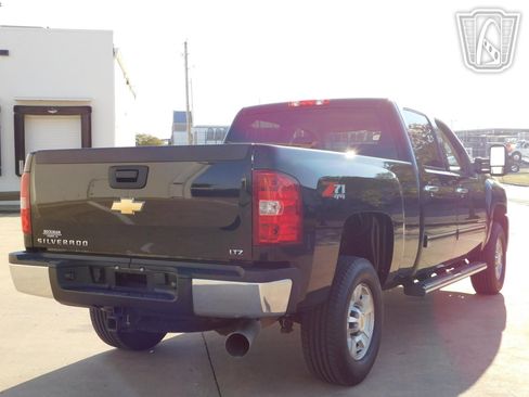 Used 2010 Chevrolet Silverado 2500 LTZ w/ Suspension Package, Off-Road image 11