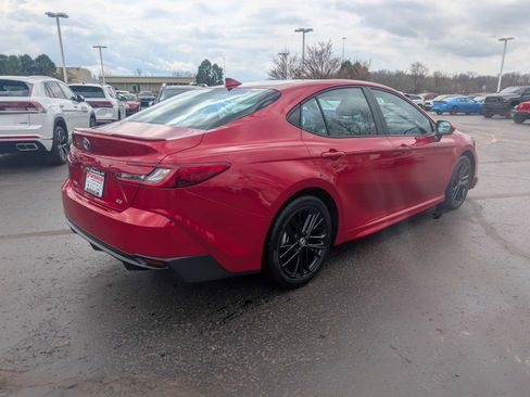 Certified 2025 Toyota Camry SE w/ Convenience Package image 7