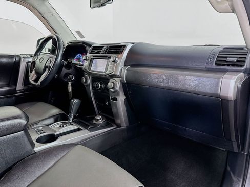 Used 2016 Toyota 4Runner SR5 Premium AWD/4WD image 31