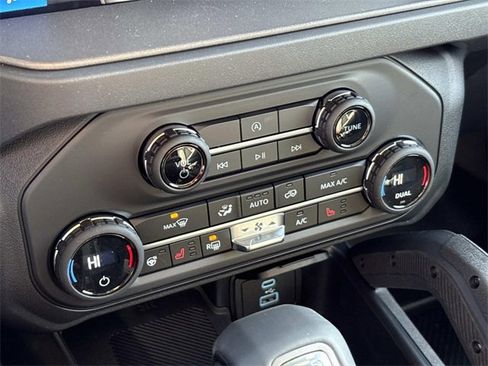 New 2025 Ford Bronco Badlands image 27