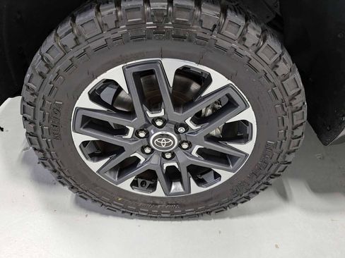Used 2023 Toyota Tundra Limited image 3