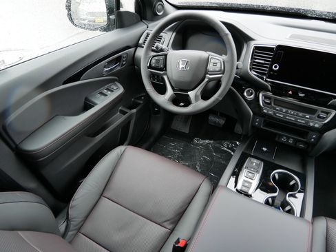 New 2026 Honda Ridgeline Black Edition image 9