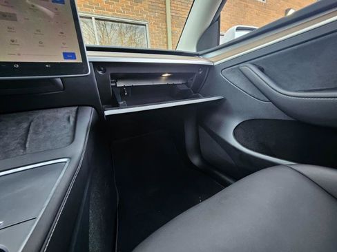 Used 2025 Tesla Model Y Long Range image 53