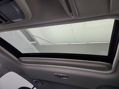 Used 2020 Subaru Crosstrek 2.0i Limited w/ Moonroof Package image 32