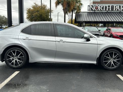 Used 2021 Toyota Camry SE w/ Carpet Mat Package (TMS) image 9