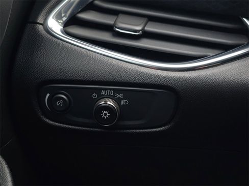 Used 2019 Chevrolet Malibu LT w/ Driver Confidence Package II image 30