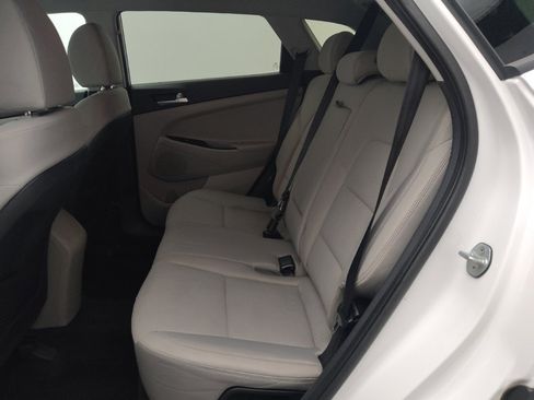 Used 2019 Hyundai Tucson SE image 18