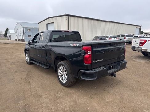 Used 2023 Chevrolet Silverado 1500 Custom image 5
