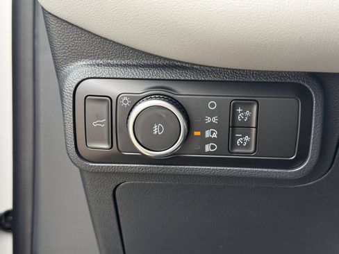 Used 2026 Ford Explorer Active w/ Active Comfort Package RWD image 19