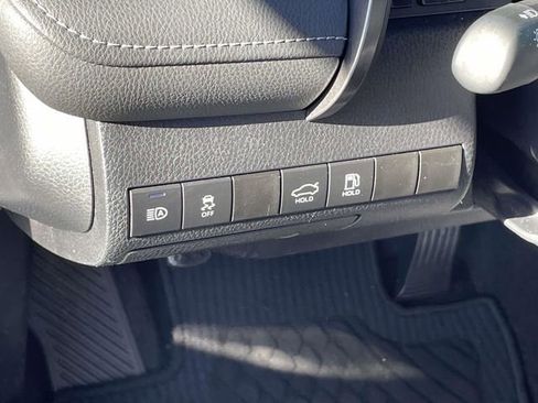 Used 2019 Toyota Camry SE image 17