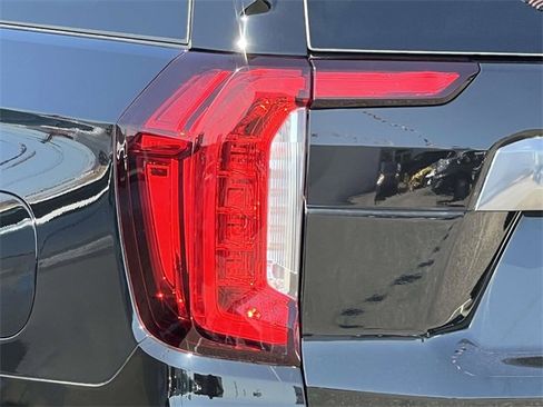 Used 2023 GMC Yukon XL AT4 w/ AT4 Premium Plus Package image 7