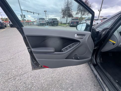 Used 2018 Kia Forte LX image 14