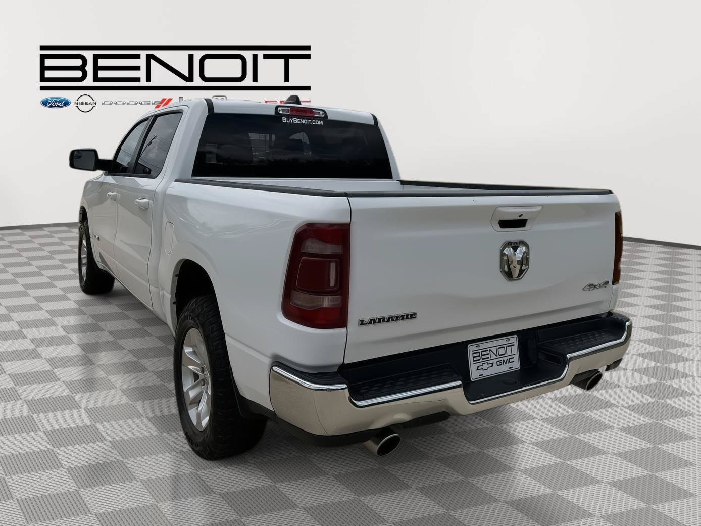 Used 2024 RAM 1500 Laramie AWD/4WD image 3