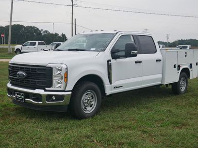 New 2025 Ford F250 XL w/ XL Chrome Package