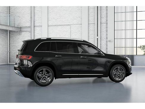 New 2026 Mercedes-Benz GLB 250 4MATIC image 18