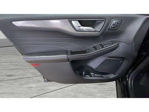 Used 2022 Ford Escape Titanium w/ Class II Trailer Tow Package AWD/4WD image 10