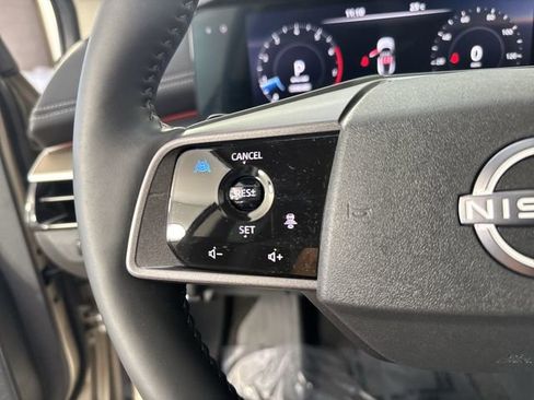 Used 2025 Nissan Murano SL image 12