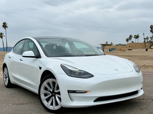 Used 2022 Tesla Model 3 Long Range AWD/4WD image 6
