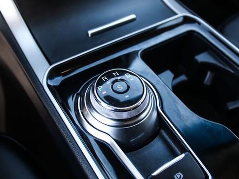 Used 2020 Ford Edge SEL w/ Convenience Package image 13