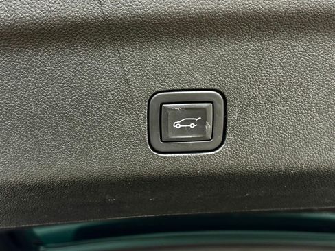 Used 2023 Chevrolet Suburban High Country AWD/4WD image 24