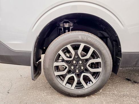 Used 2024 Ford Maverick Lariat w/ 4K Tow Package image 31