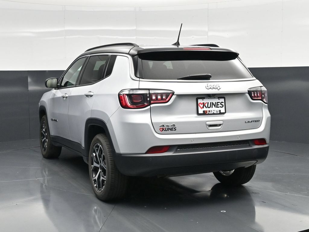 Used 2025 Jeep Compass Limited AWD/4WD image 10